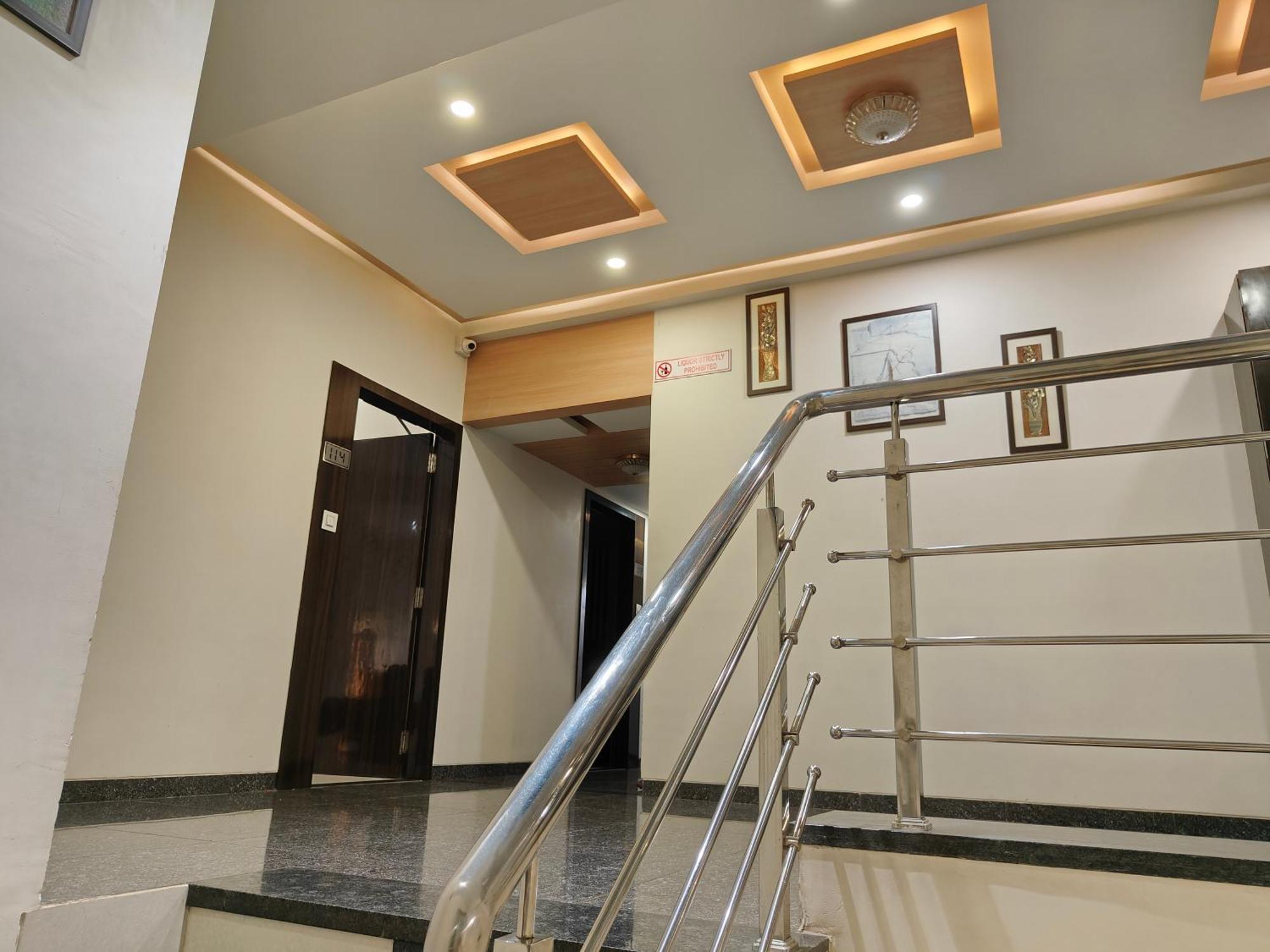 Hotel Sahyog & Rooms Surat Zewnętrze zdjęcie
